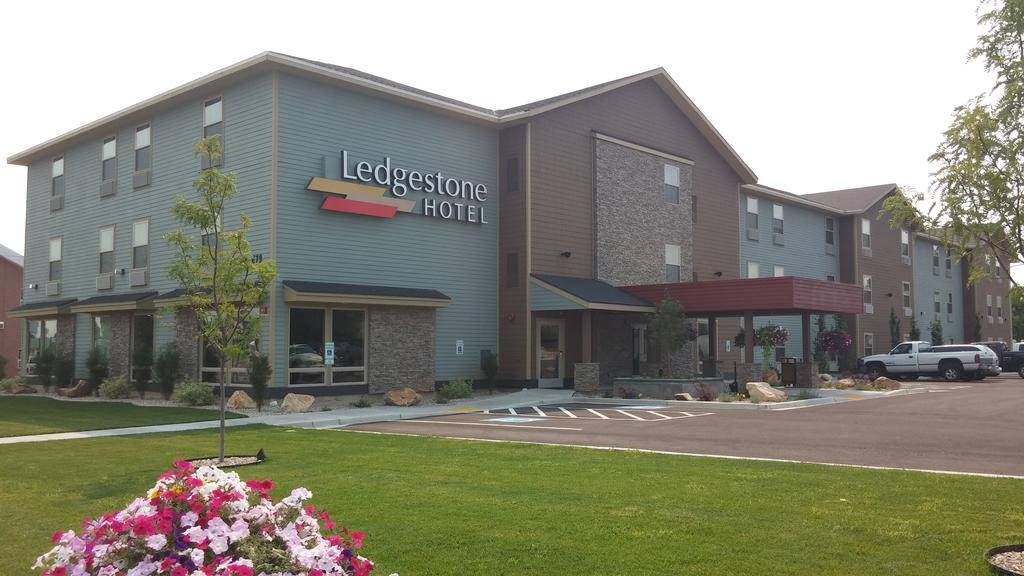 Ledgestone Hotel Vernal Esterno foto