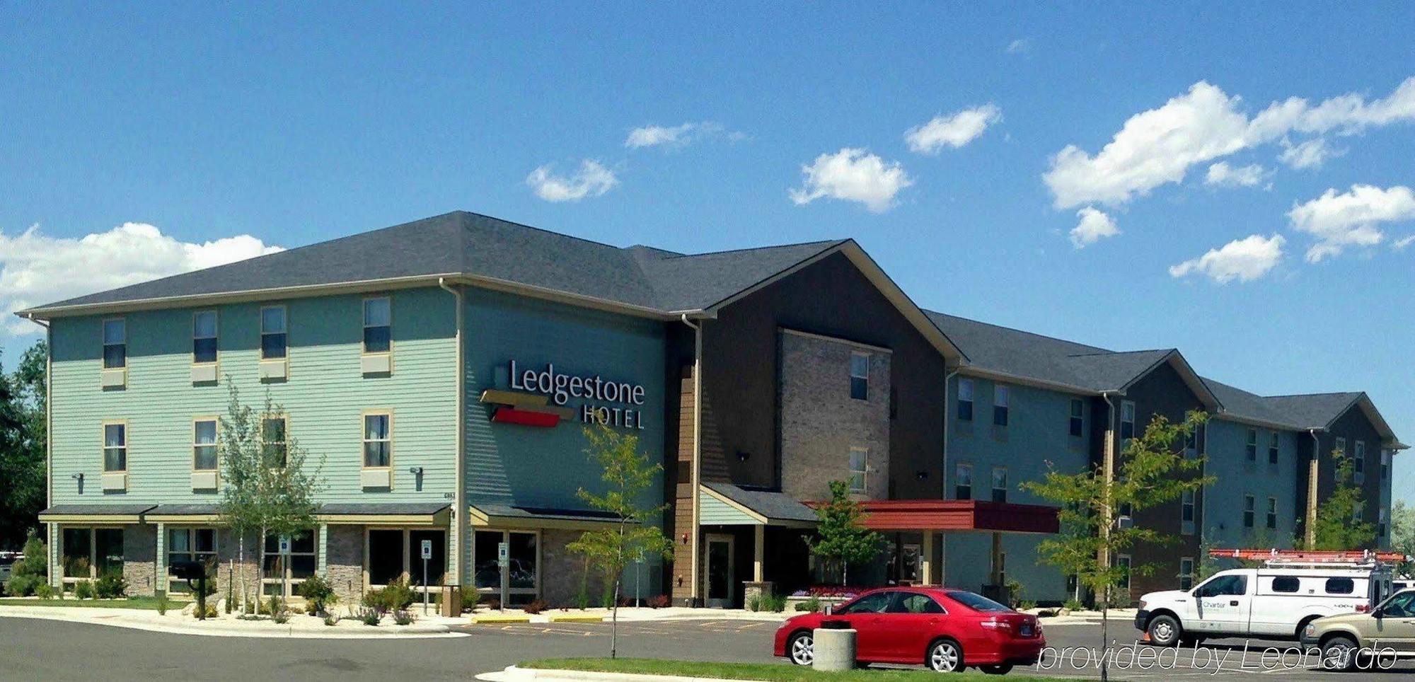 Ledgestone Hotel Vernal Esterno foto