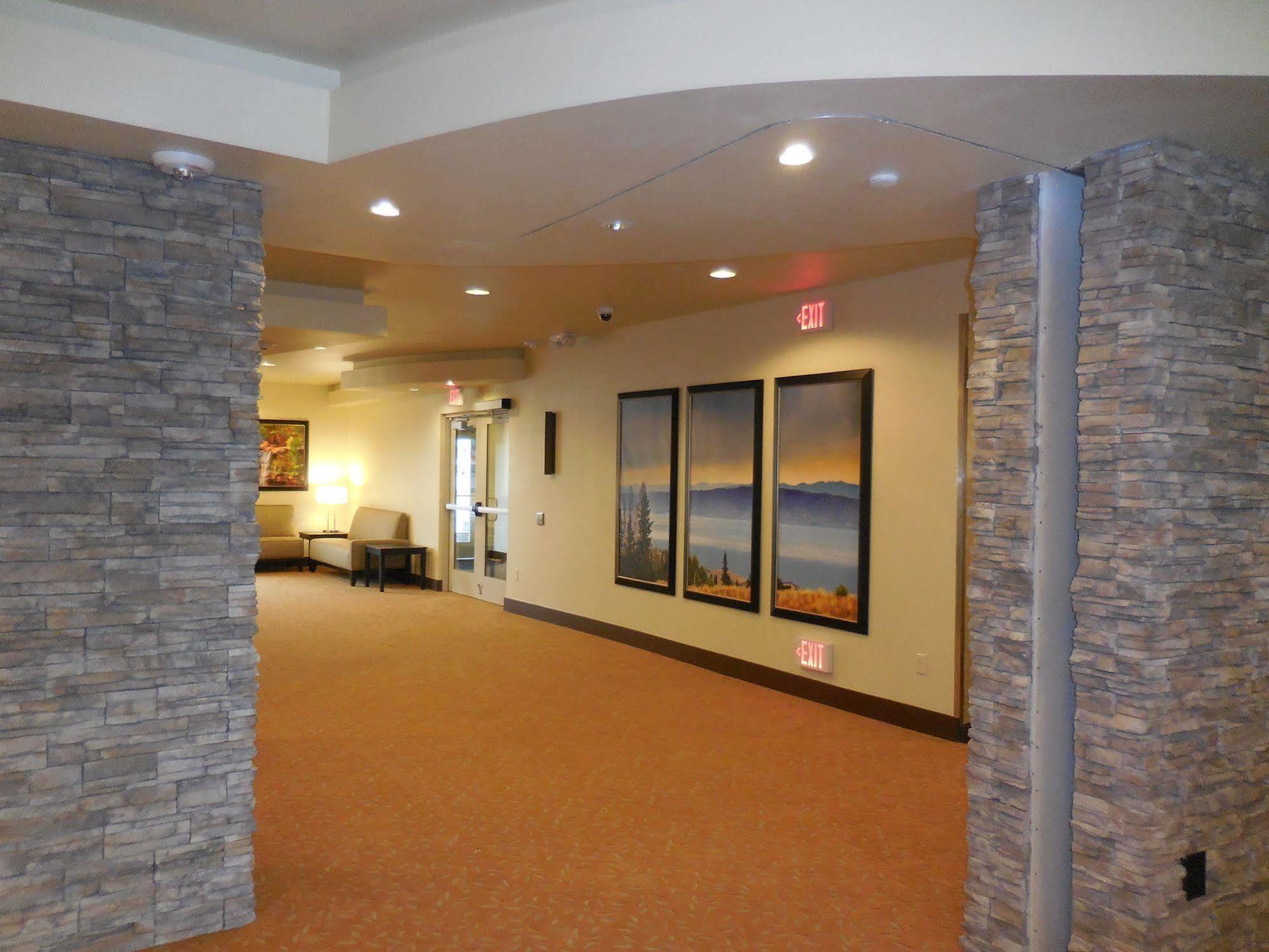 Ledgestone Hotel Vernal Esterno foto