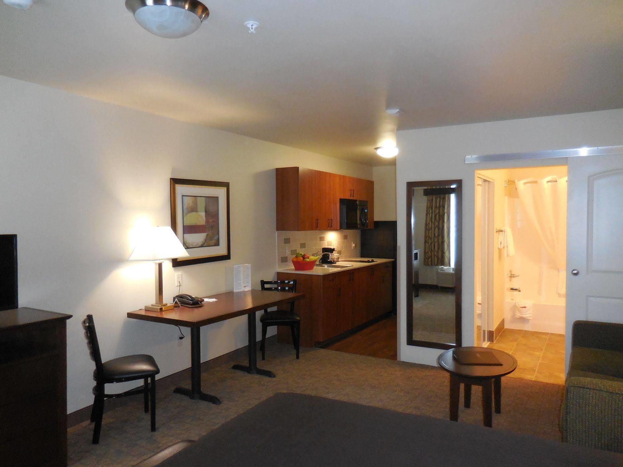 Ledgestone Hotel Vernal Esterno foto